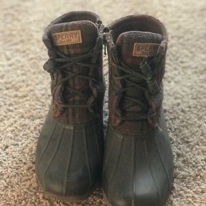 Sperry Plaid Rain Boots!